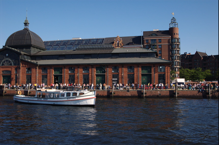 Ort: HAMBURG     Nikon D70   28mm   f:10   1/160 sec   ISO 200