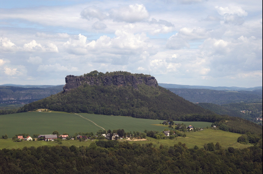 Ort: LILLIENSTEIN     Nikon D70   46mm f 7.1   1/250 sec   ISO 200